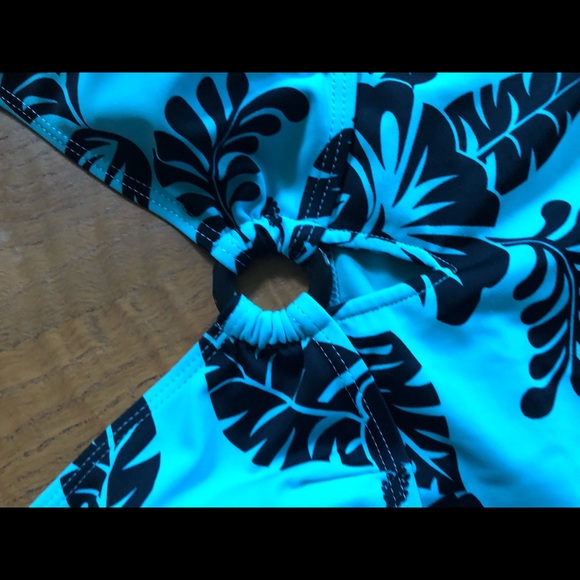 Halter Tankini top - Picture 6 of 8